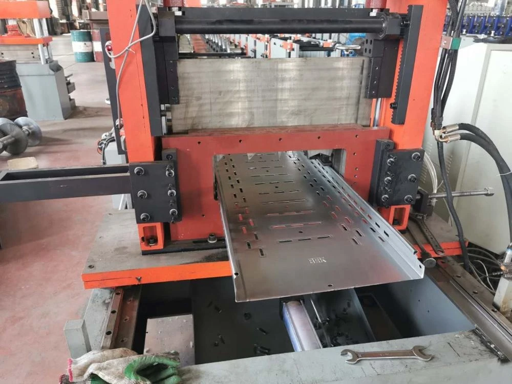 automatic change 100-600mm size Cable tray roll forming machine