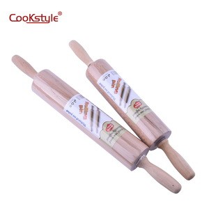 classic wood wooden rolling pin for baker and cooker