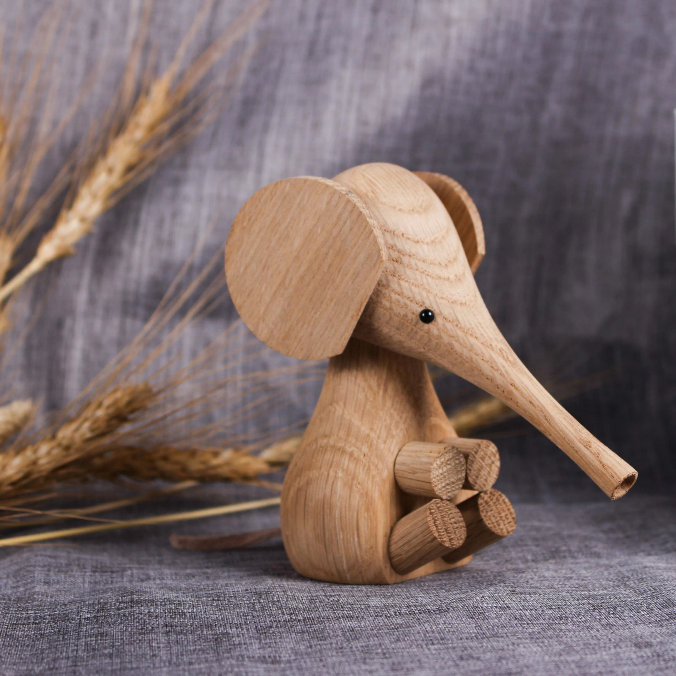 Denmark Wooden products Crafts/Toys Wood long-nose elephant ornament Home Decor Figurines High Quality Nordic wood puppet
