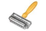 Pizza Tools Wholesale S/S Electrolysis Lattice Pastry Cutter With Plastic Handle