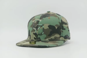 Wholesale Custom Rubber  Logo Snapback Caps And Hats, High Quality 6 Panel Snapback Caps in  camouflage colour