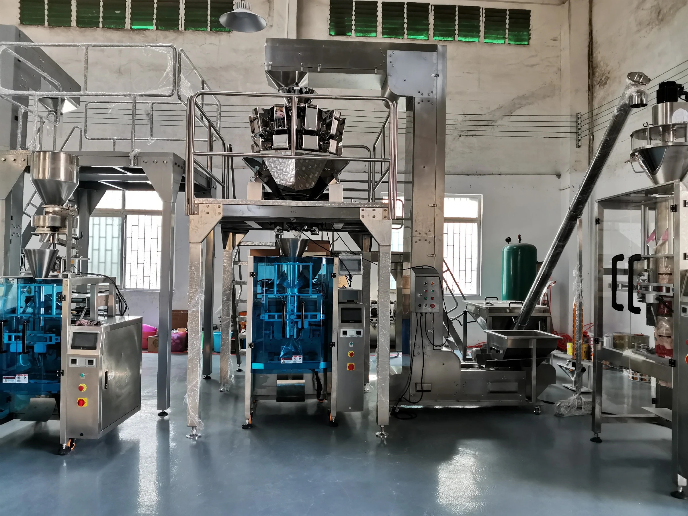 Automatic Rice Nuts Grain Aluminum Foil Side Gusset Plastic Coffee Bag Sealing Filling Weighing Packaging Machine