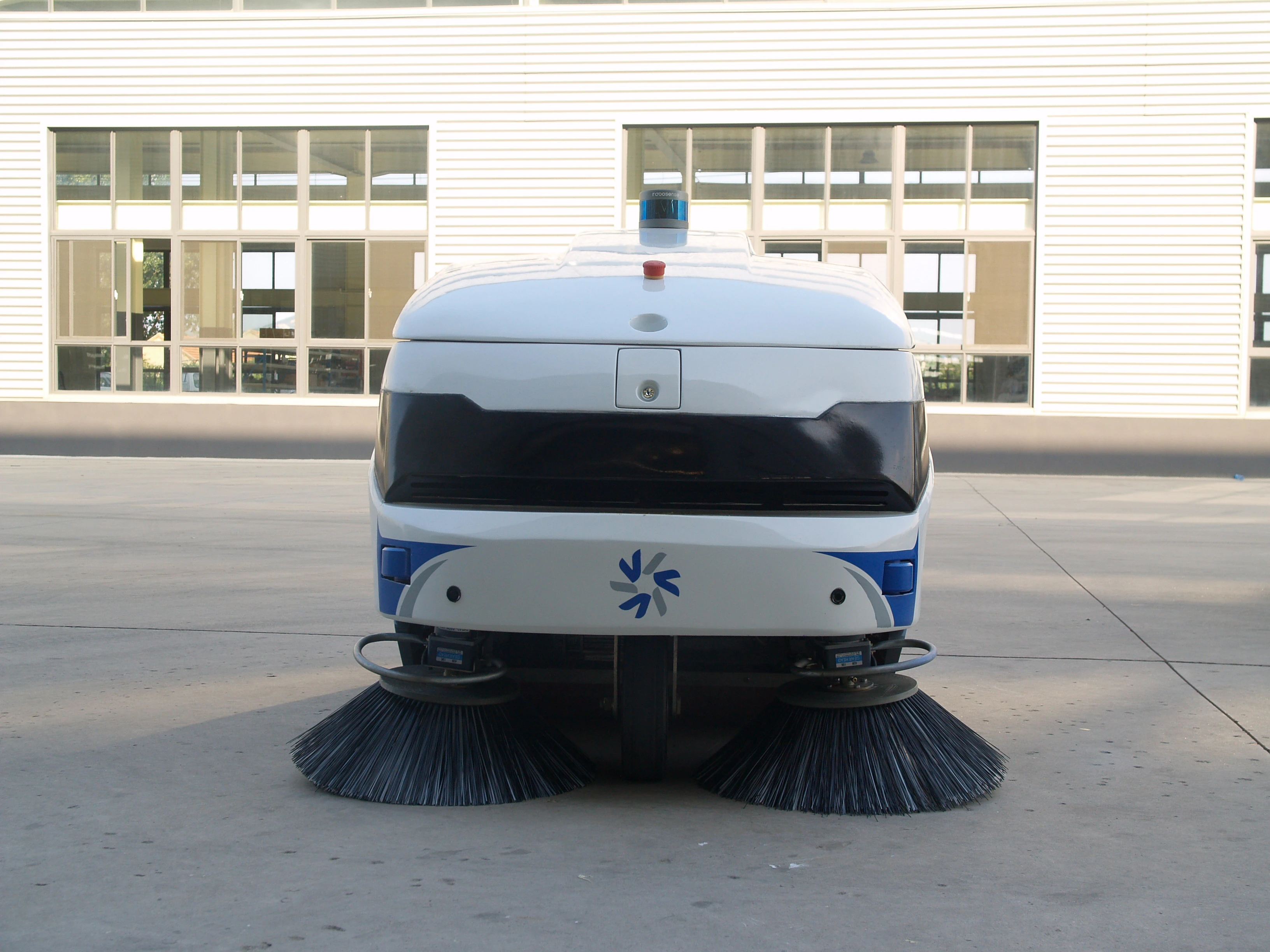CHR11S Electric driverless road sweeping robot