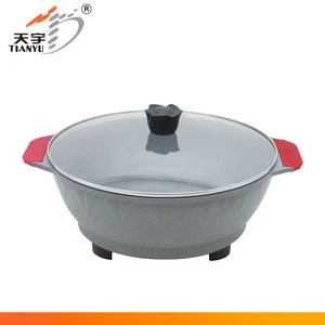 Family size electric skillet with tempered glass cover