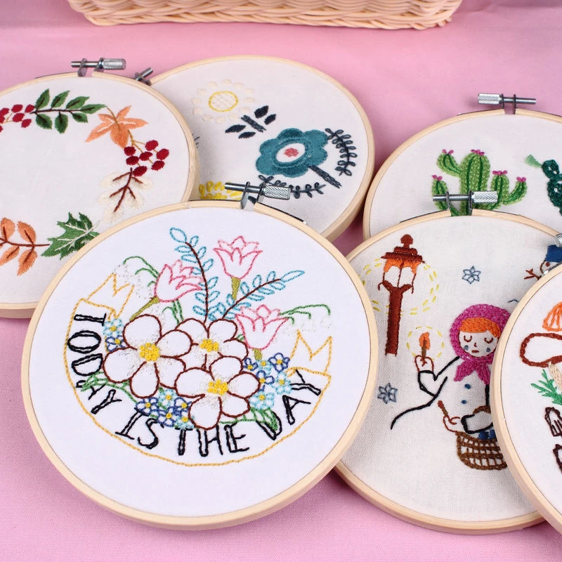 Flower Pattern DIY Embroidery Kit with Plastic Hoop Cross Stitch Needlework Sewing Art Handmade Embroidery Painting Home Decor