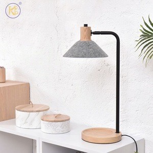 King StyleHot Modern Design Manufacturing Customized Solid Wood PET Felt LED Desktop Light Table Lamp