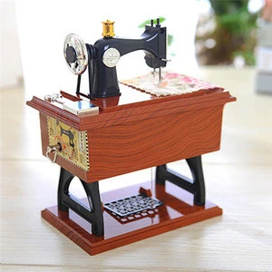 Latest Mini Music Boxes Plastic Vintage Sewing Machine Style Mechanical Birthday Gift
