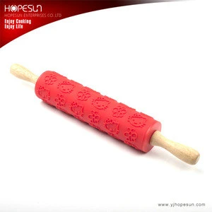 New design rolling pin with silicone cover and PP handle