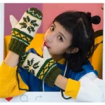 New High Quality Snow Design Christmas Party Women Acrylic Bike Mitten Gloves For Winter