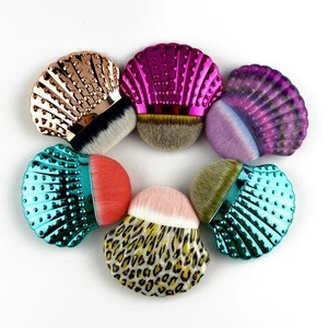 Wholesale Oem small cute portable shell Nail brushes