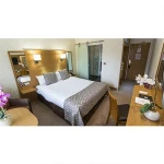 2020 Luxury Wholesale Hotel Furniture Other Bedroom Furniture Modern King Size Real Leather Beds with Headboard