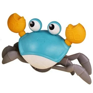 2020 New Arrivals Outdoor Summer Pull Walking Wind Up Crab Bathroom Water Playing Game Baby Bath Toys for kids