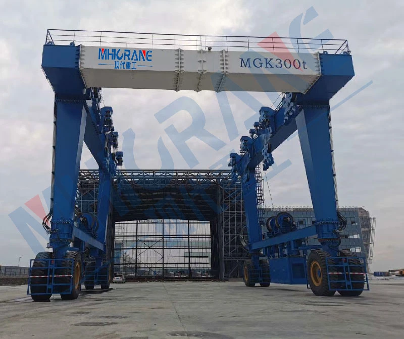 2years free after-sales service mobile boat hoist ,yacht handling machine,boat lifting gantry crane