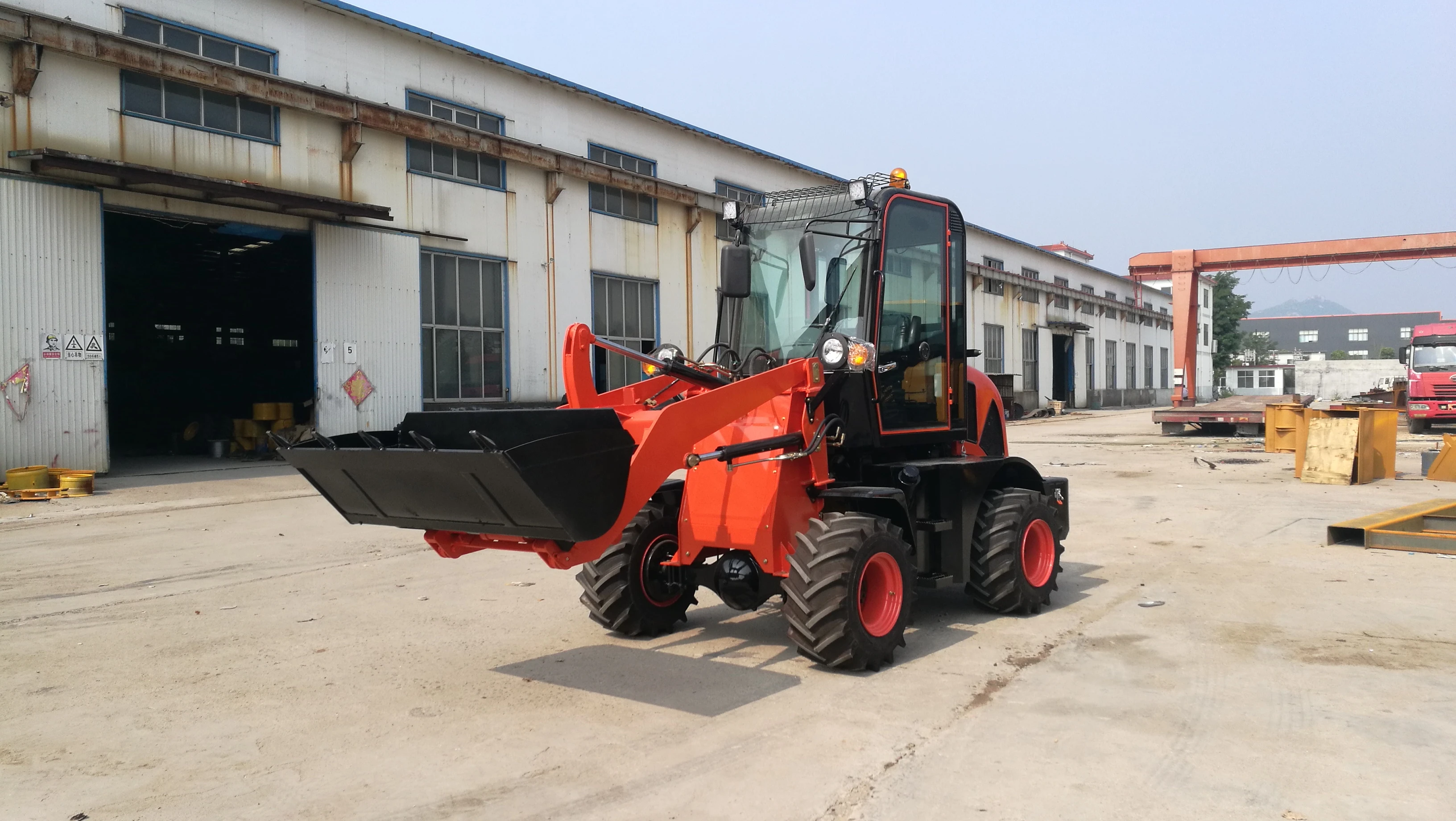 CE Approved 800kg Mini Wheel Loader with Grapple Forks