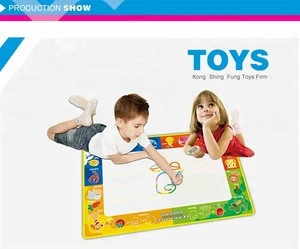 Hot sale funny kids educational toy water doodle mat with 2 pens