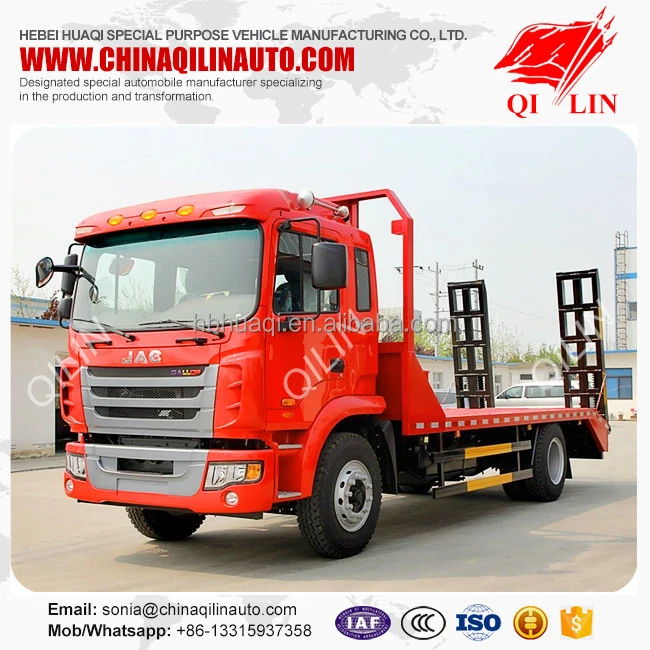 Medium duty low bed truck for engineering machine transport