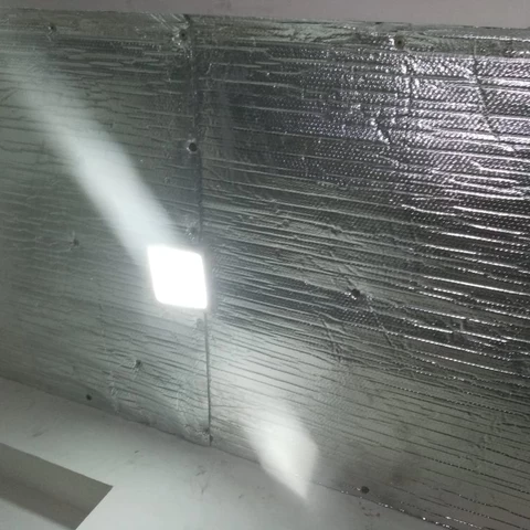 Roof Aluminium Foil Bubble Thermal and Sound Insulation Fireproof Proof Heat Cold Insulation Material Air Bubble Insulation