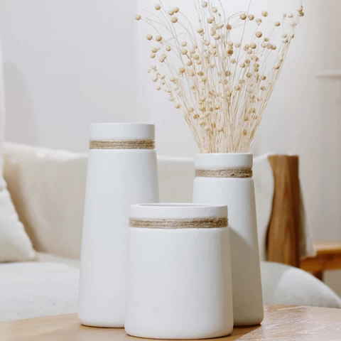 Wholesale Simple White Ceramic Porcelain Vases Flower Vase With Rope For Home Decoration Crafts