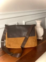 Versatile Chic: Leather Crossbody Bag for Style and Convenience