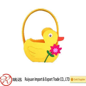 2016 wholesale easter gifts duck shape felt easter basket for egg hunting