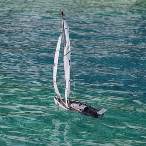 2018 new best white speed cool rc sailboat