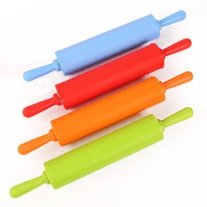 2018 Wholesale  Large Silicone rubber Rolling Pin with handle