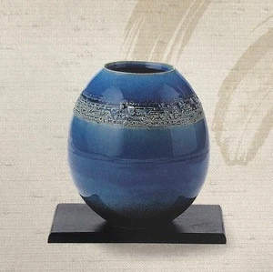 Fashionable, traditional and high quality ceramic vases at reasonable prices, made in Shigaraki, Japan