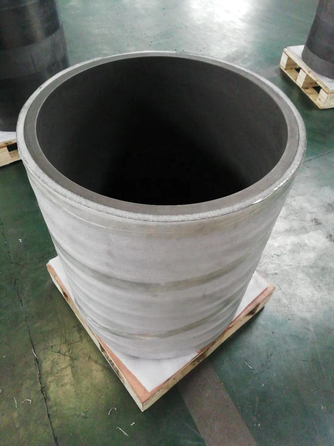 Graphite Porous Crucible for High Temperature Purification of Lithium Negative