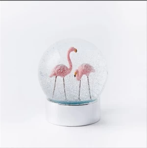 High Quality Custom Made Snow Globe Flamingo Design Resin Souvenir Snow Globe