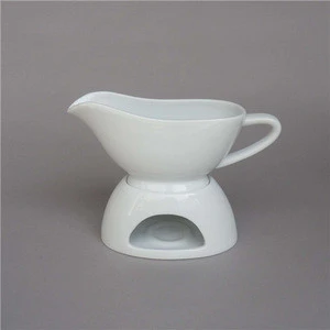 Hotel wholesale personalized heated white ceramic gravy boat for seasoning with stand
