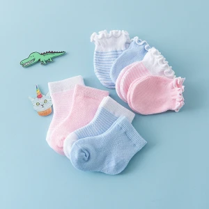 Manufacturers Wholesale Anti-scratch Baby Face Gloves Newborn Socks And Mittens