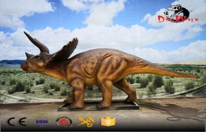 Animatronic dinosaur simulation real lifesize model Triceratops﻿