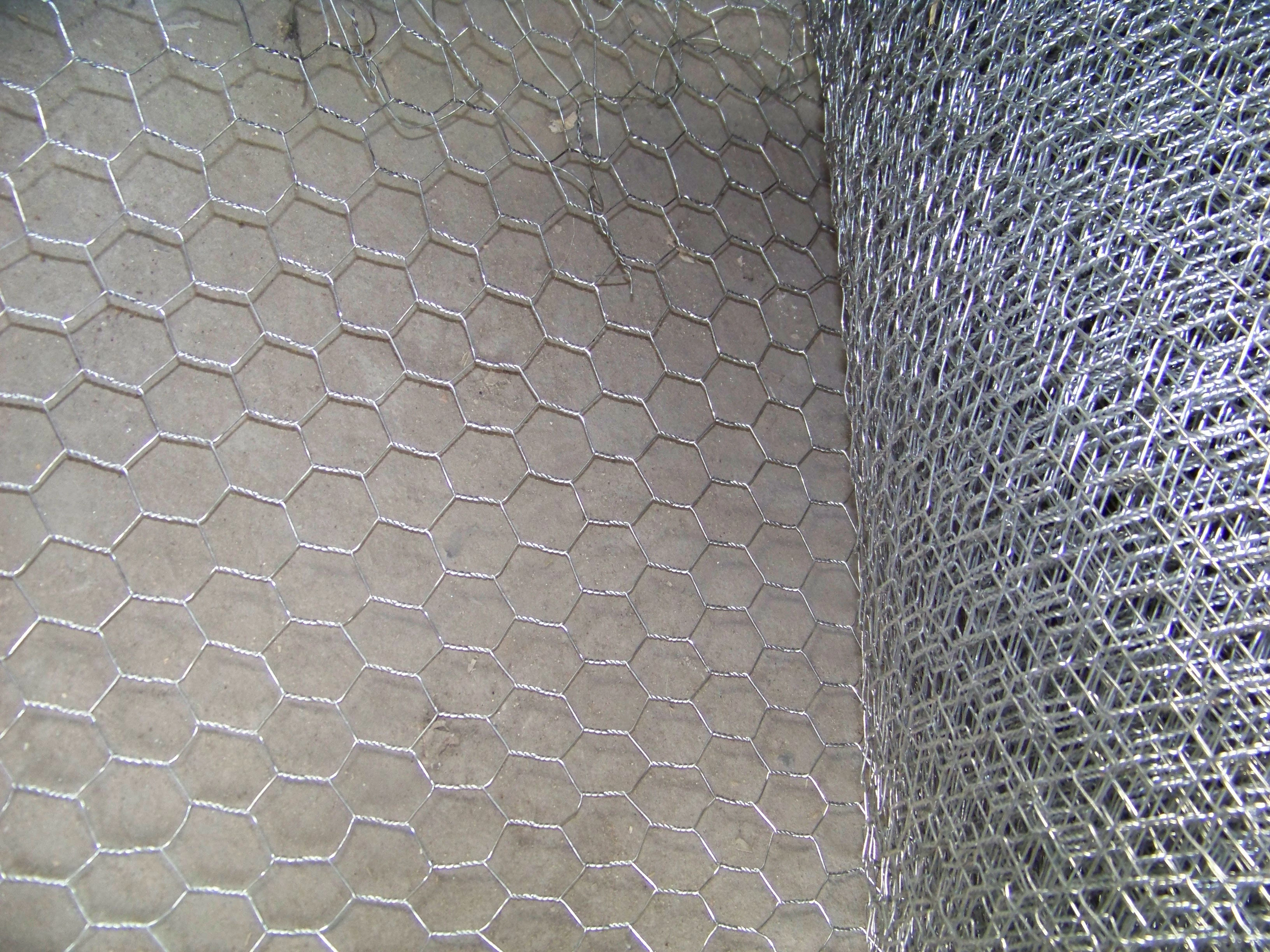 1/2&#x27;&#x27; 3ft stainless steel hexagonal wire mesh