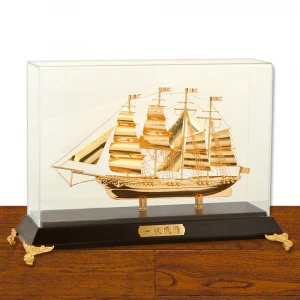 New Design Custom Handcraft Metal Model Ship With Luxury Gift Box Miniature Sailing Gold Foil Boat Model Craft For Souvenir Gift
