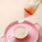Wholesale 2021New Deasign Baby food feeder Silicone baby bottle with spoon