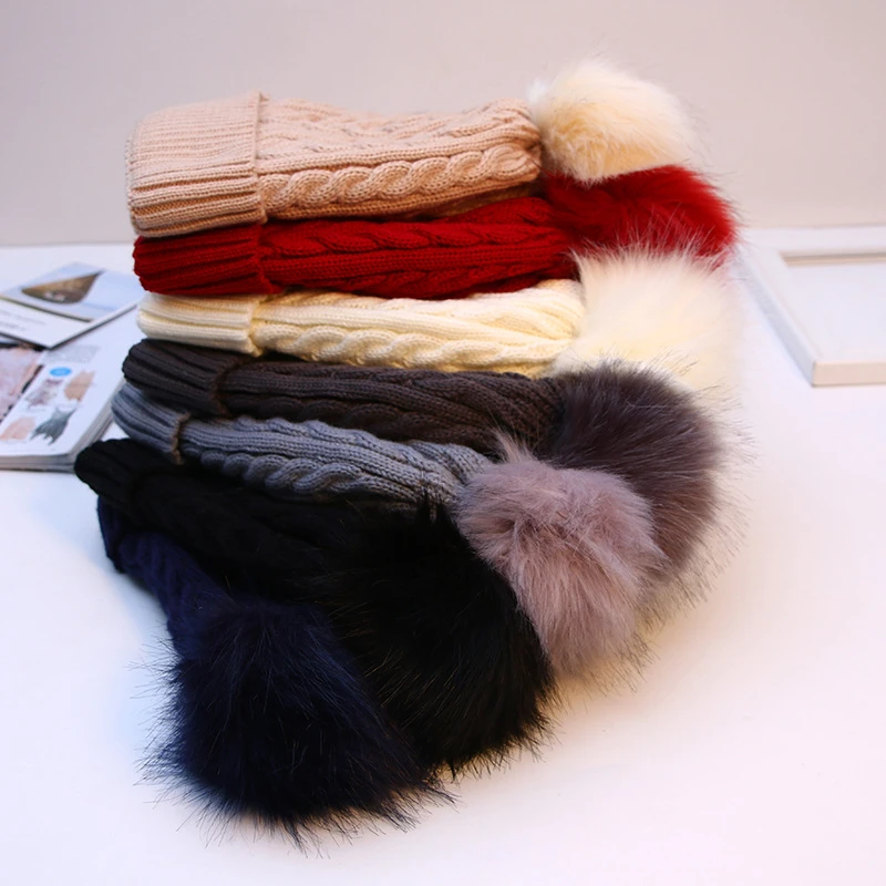2020 Stylish Custom Thick Blank Chunky Knit Hats Beanie Faux Fur Pompoms Winter Caps