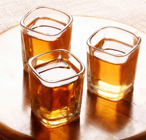 2oz cheap small capacity clear square shot glass for barware
