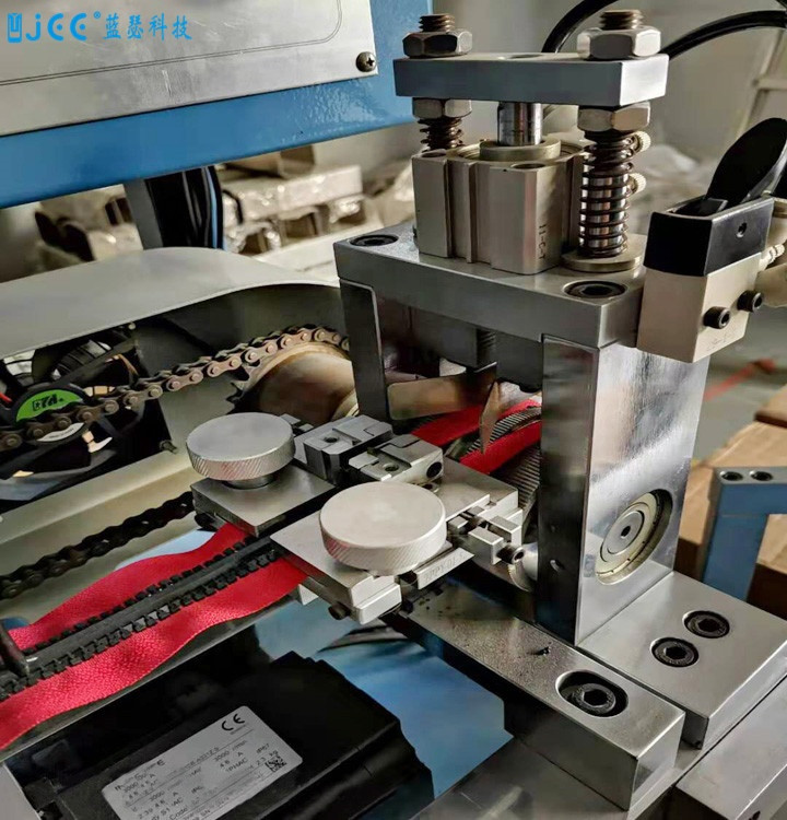 Buy Auto Plastic Teeth Injection Molded Machine Zipper Making Teeth ...