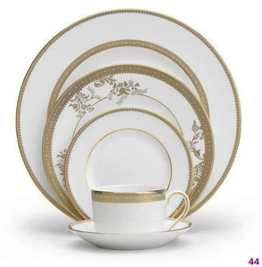 Factory Supply Spain style !! 30pcs round ceramic/royal porcelain tableware with gold design