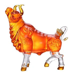 Lead Free Large 35-Oz Charging Mouthblown Bull Glass Figurine wine Liquor Decanter For Bourbon, Whiskey, Scotch, Rum, Tequila
