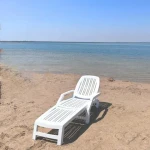 Modern Design Outdoor Plastic Sun Lounger Lounger Chair Application for Courtyard Park or Exterior Beach Outdoor Furniture 1pcs