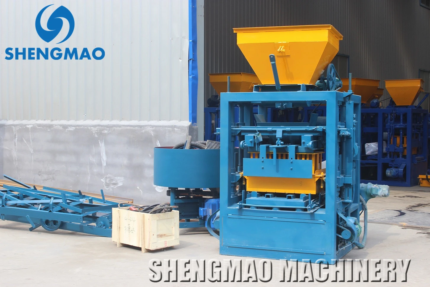 Small Profitable Nepal Block Machine QT4-24 Automatic Brick Making Machine
