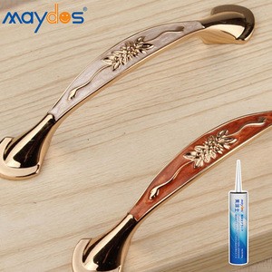 The background wall advertisement mirror hooks are not black, environmentally friendly and nail free glue