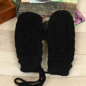 Wholesale New fashion Autumn and winter lady outdoor knitted warm half finger long gloves custom womens mittens