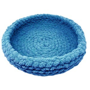 2020 OEM creative cheap  PET chenille chunky soft warm non pilling yarn crochet cat knit dog bed washable braid mat cave
