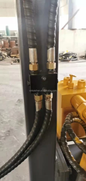 Crawler Borehole mining pneumatic DTH Water Well Drilling Rig Machine prices