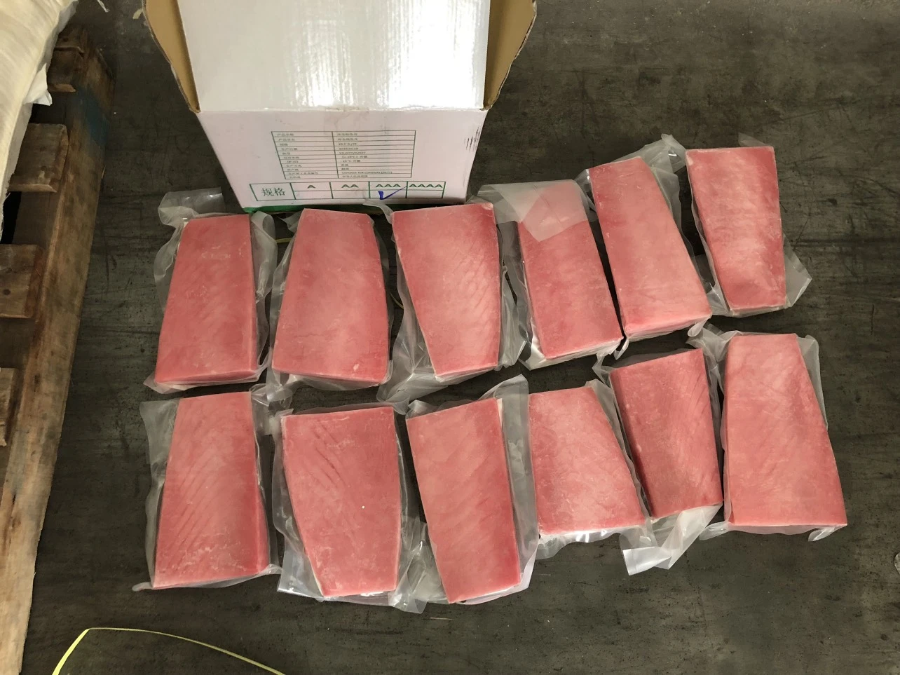 Frozen yellowfin tuna saku CO treated high quality