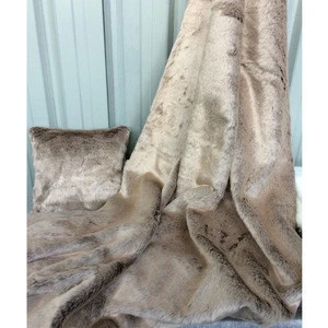 High Quality 100% polyester Warm Large Fur Throw Blankets Soft Faux Fur Blanket