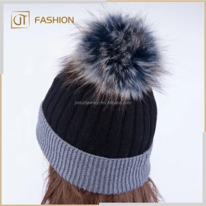 Hot Sale Good Quality snap on pompom hat pompom keychain trim real Raccoon Fur Pom Pom for Women Winter beanie Hat