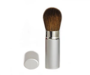 Retractable Blush Brush with Natural Hair